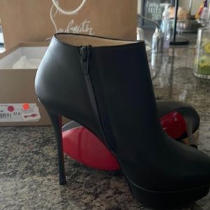 Christian Louboutin dirdibootie 130 calf size 37.5.
